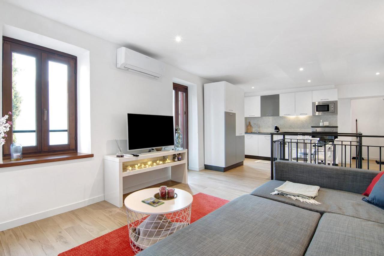 Fogazzaro Lake View Apartment Oria  ภายนอก รูปภาพ
