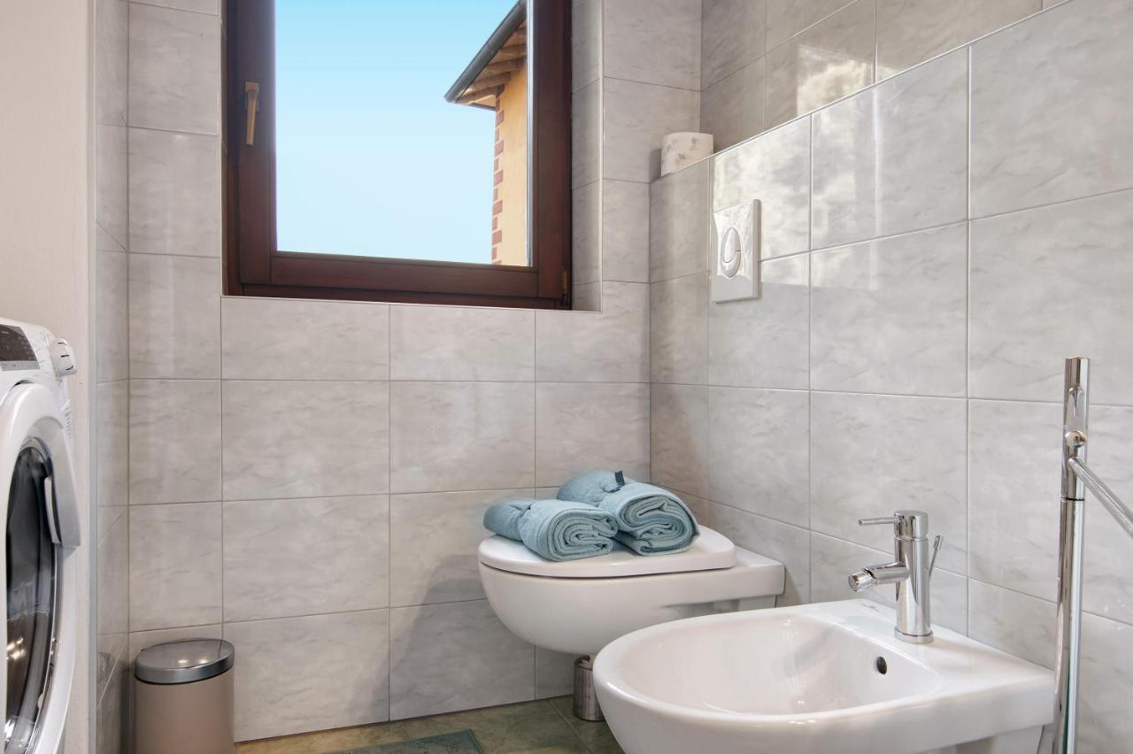 Fogazzaro Lake View Apartment Oria  ภายนอก รูปภาพ