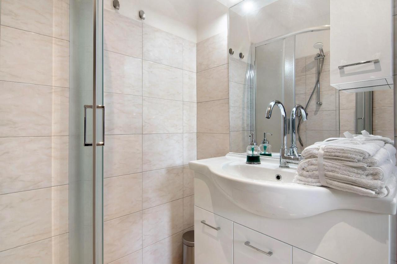 Fogazzaro Lake View Apartment Oria  ภายนอก รูปภาพ